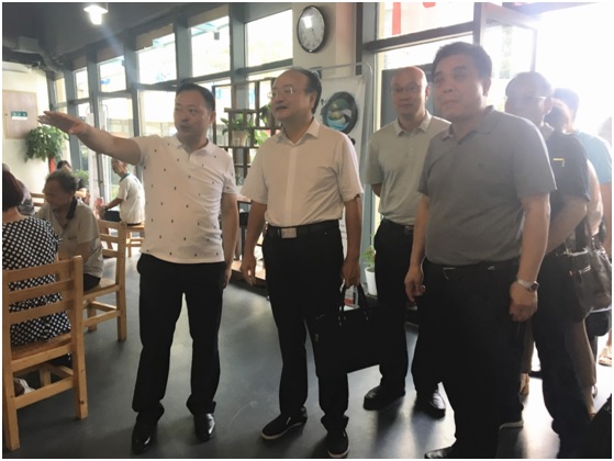 省国资委杨平副主任率队考察华体会官方版网站登录入口-华体会（中国）侨亚文明窗口申报工作