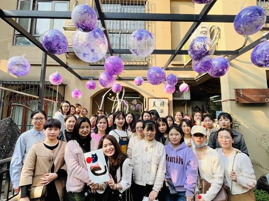 巧手创造 绽放芳华—华体会官方版网站登录入口-华体会（中国）养老组织女员工开展妇女节庆祝活动