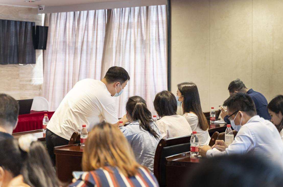 华体会官方版网站登录入口-华体会（中国）组织开展新闻摄影专题培训