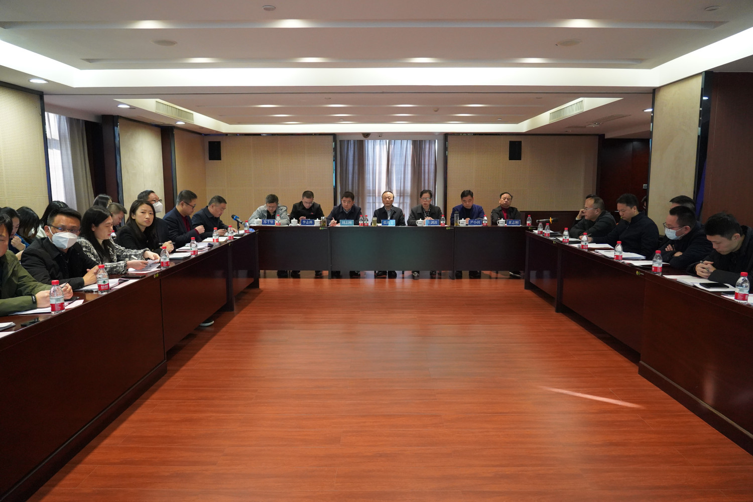 务虚求实起好步 谋定而动布好局——华体会官方版网站登录入口-华体会（中国）召开2023年经营发展工作务虚会