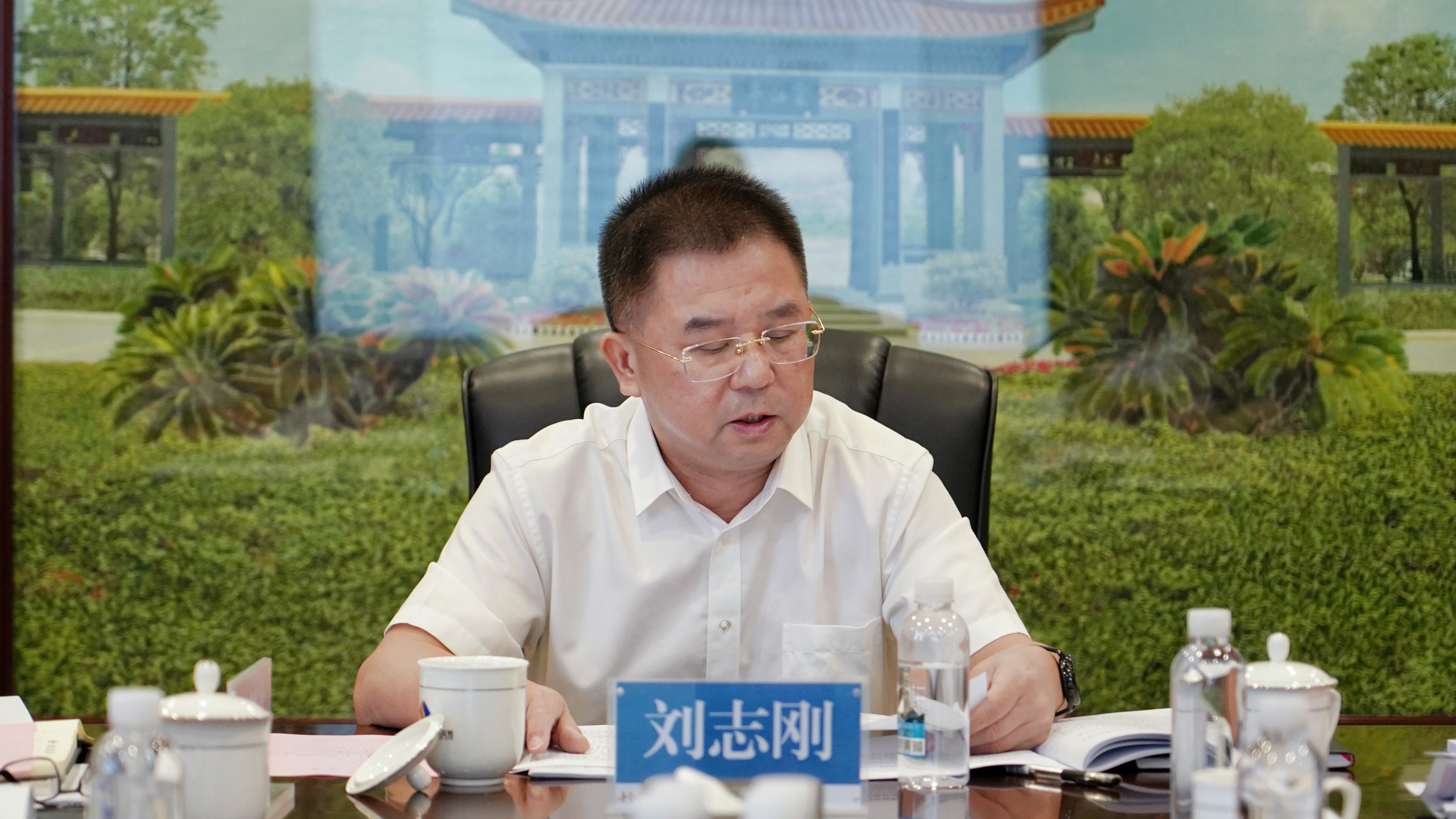 华体会官方版网站登录入口-华体会（中国）召开2025年上半年经营分析会